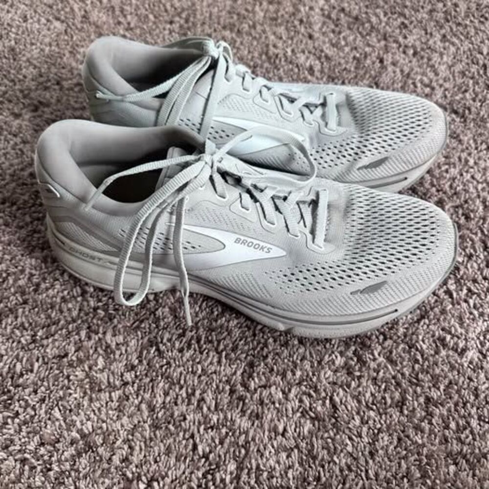 light gray Brooks Ghost 15 women's running shoes